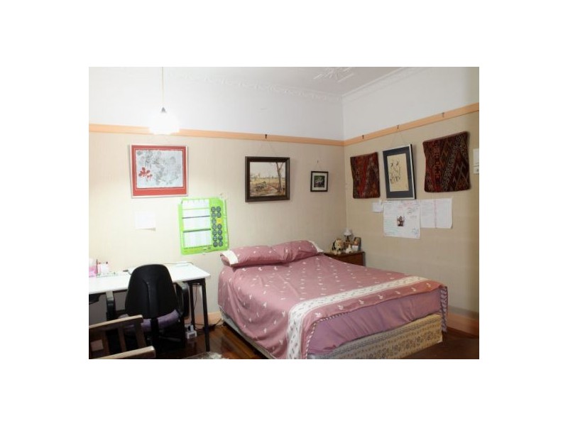 15 Crump Street, Holland Park West QLD 4121