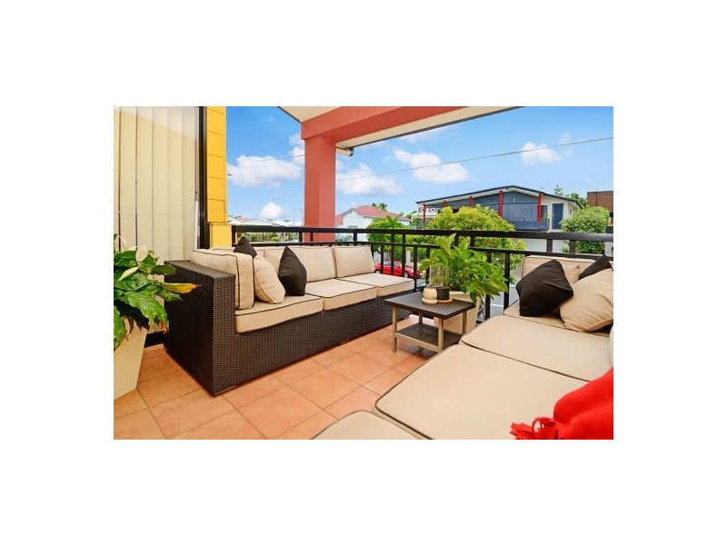 Unit 5 Cnr Rialto St & Old Cleveland Rd, Coorparoo QLD 4151