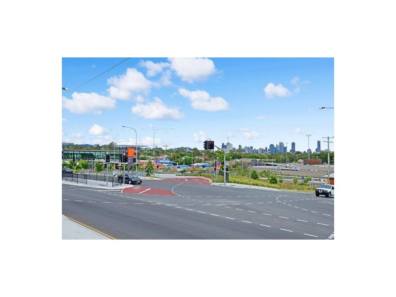 Unit 5 Cnr Rialto St & Old Cleveland Rd, Coorparoo QLD 4151