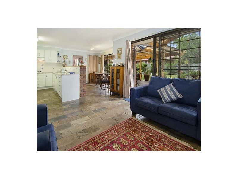 12 Codford Pl, Chapel Hill QLD 4069