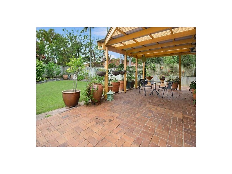 12 Codford Pl, Chapel Hill QLD 4069