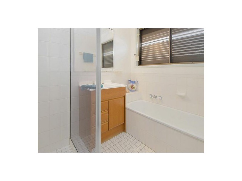 12 Codford Pl, Chapel Hill QLD 4069