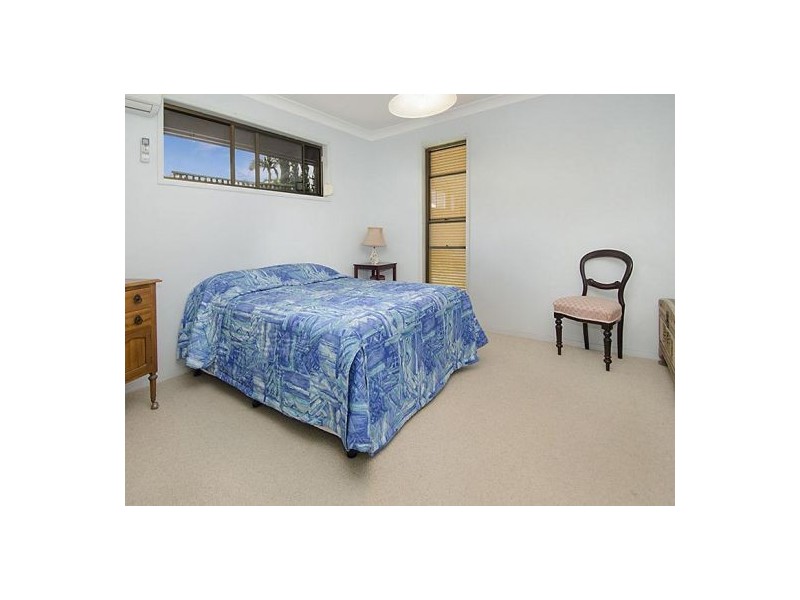 12 Codford Pl, Chapel Hill QLD 4069