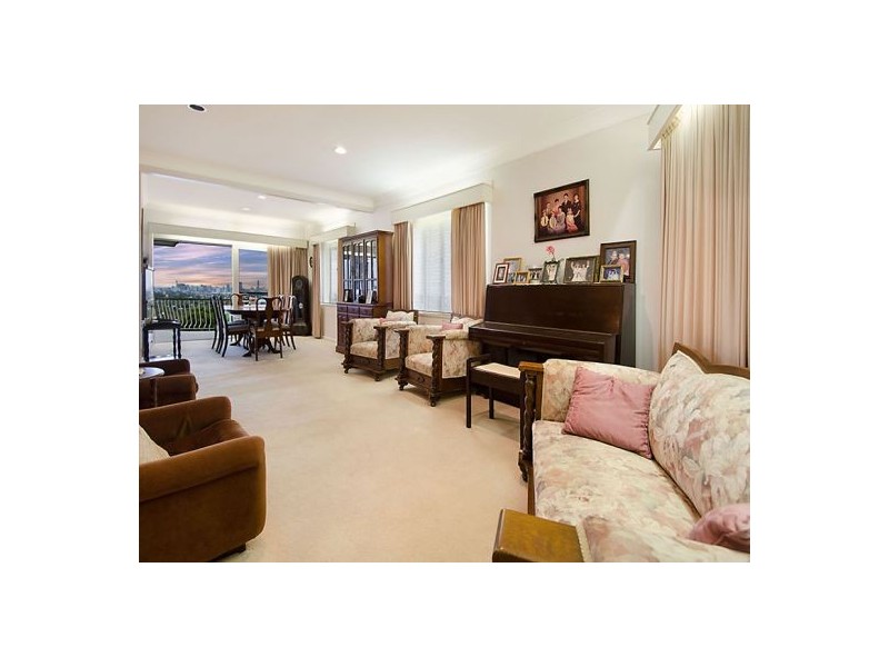 36 Kneale Street, Holland Park West QLD 4121