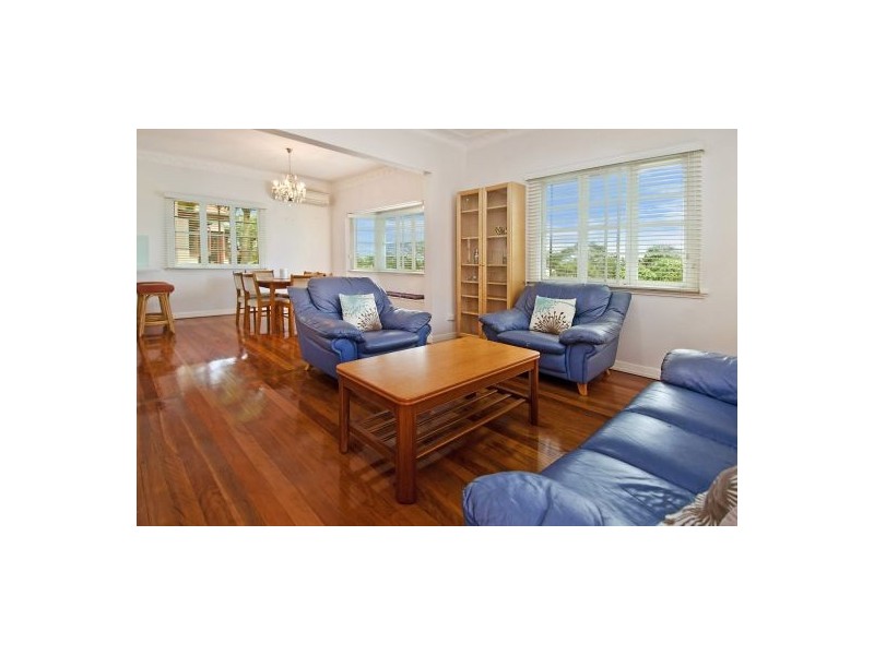 4 Fincastle Street, Moorooka QLD 4105