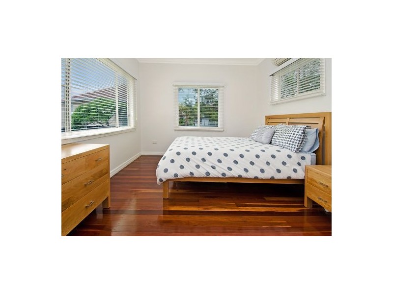 4 Fincastle Street, Moorooka QLD 4105