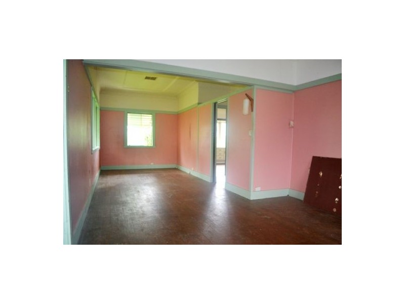 32 Forsyth St, Fairfield QLD 4103