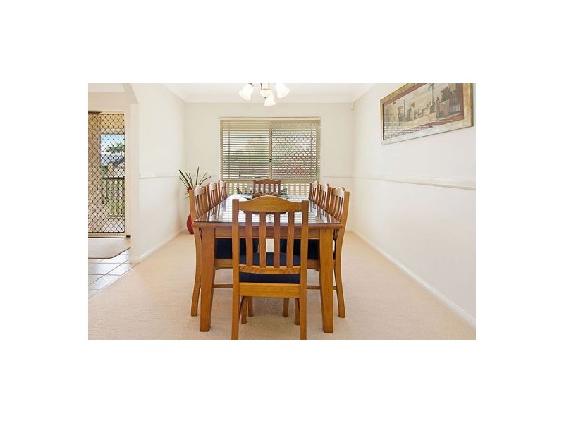 93 Hummingbird Crs, Wishart QLD 4122