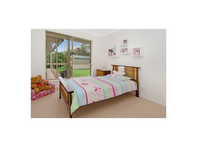 93 Hummingbird Crs, Wishart QLD 4122