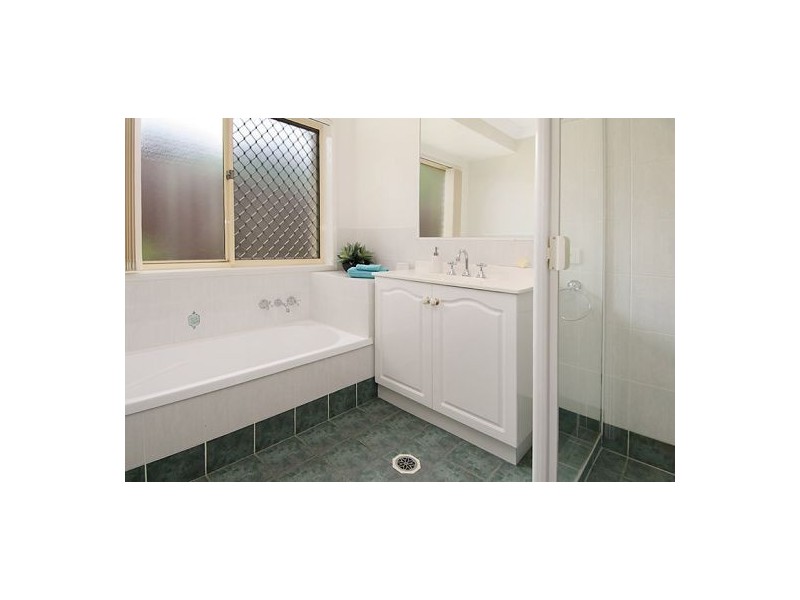 93 Hummingbird Crs, Wishart QLD 4122