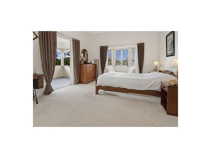 Holland Park QLD 4121