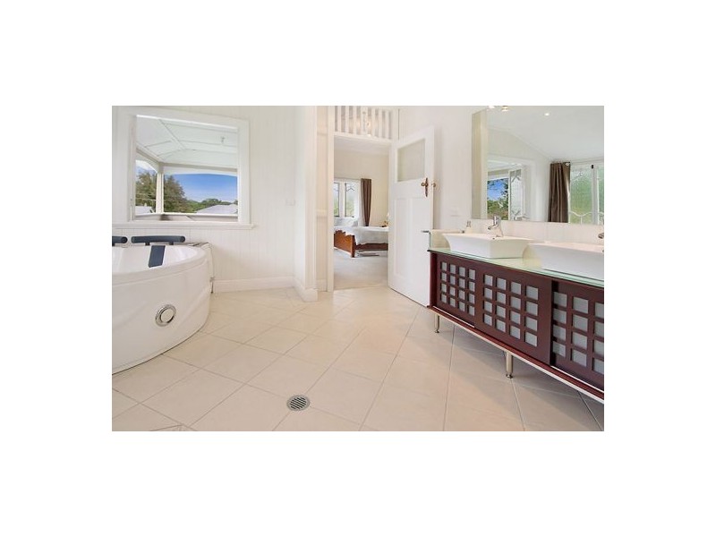 Holland Park QLD 4121