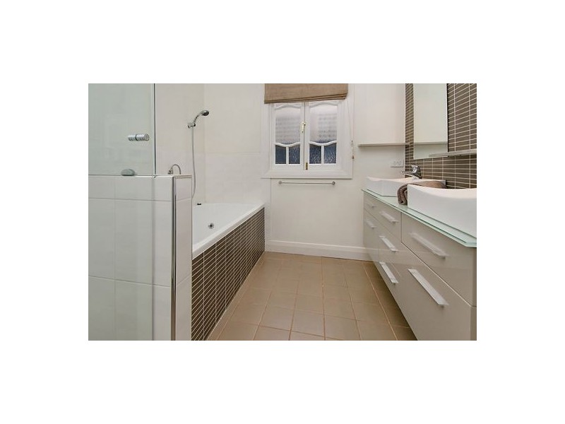 Holland Park QLD 4121