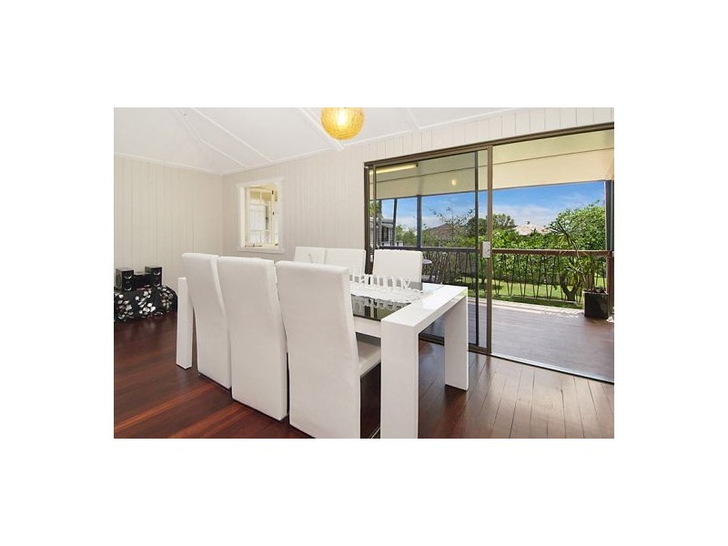 31 Yuletide St, Holland Park West QLD 4121