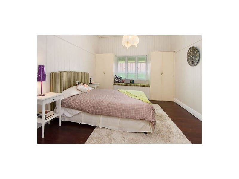 31 Yuletide St, Holland Park West QLD 4121