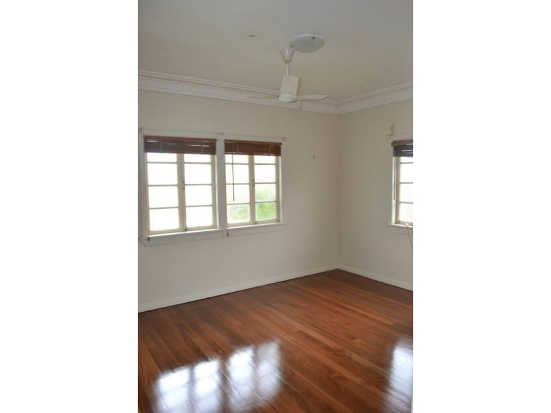 34 Judge Street, Norman Park QLD 4170