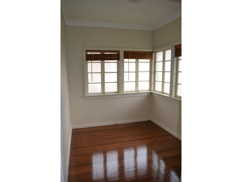 34 Judge Street, Norman Park QLD 4170