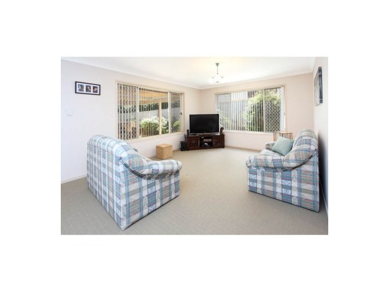 4 Kensington Close, Carindale QLD 4152