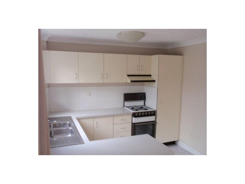 4/12 Crown Street, Holland Park West QLD 4121