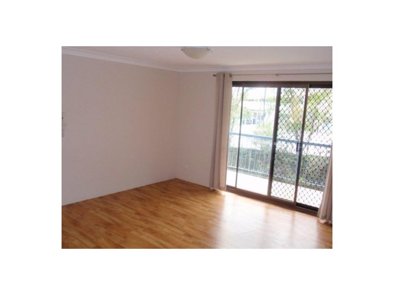 4/12 Crown Street, Holland Park West QLD 4121