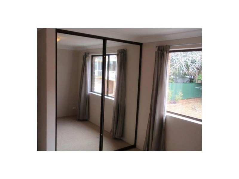 4/12 Crown Street, Holland Park West QLD 4121