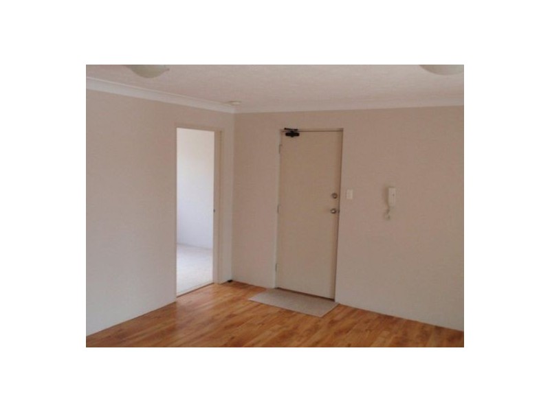 4/12 Crown Street, Holland Park West QLD 4121