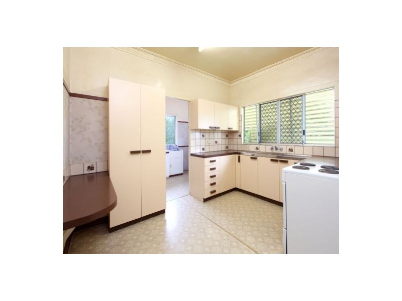 16 Fork Street, Coorparoo QLD 4151