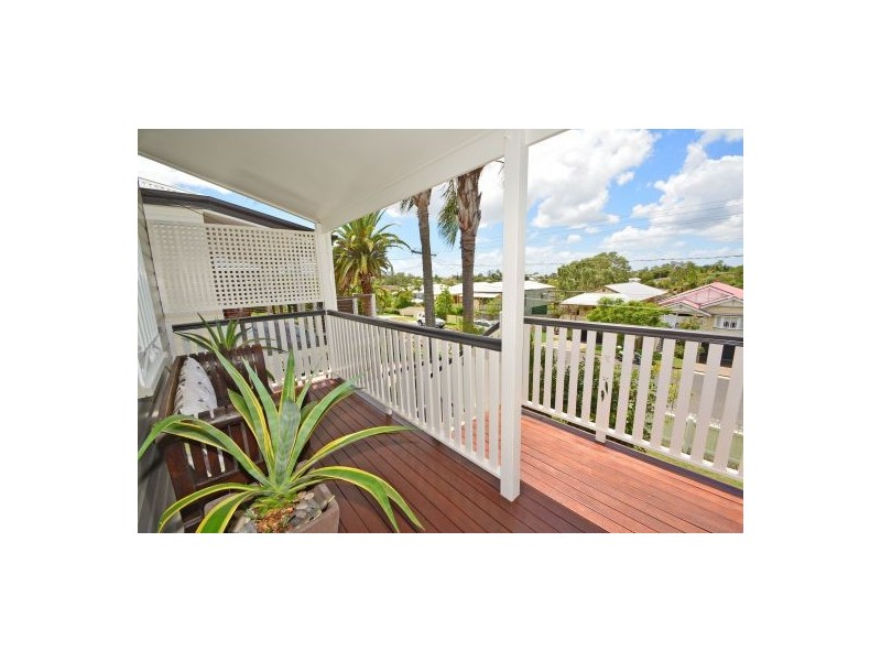 67a Raven Street, Camp Hill QLD 4152