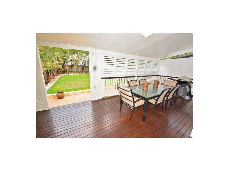 67a Raven Street, Camp Hill QLD 4152