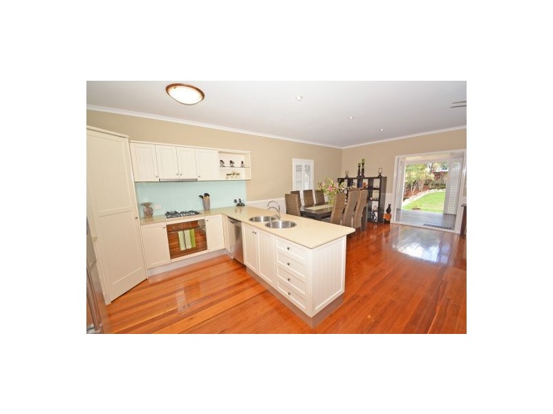 67a Raven Street, Camp Hill QLD 4152