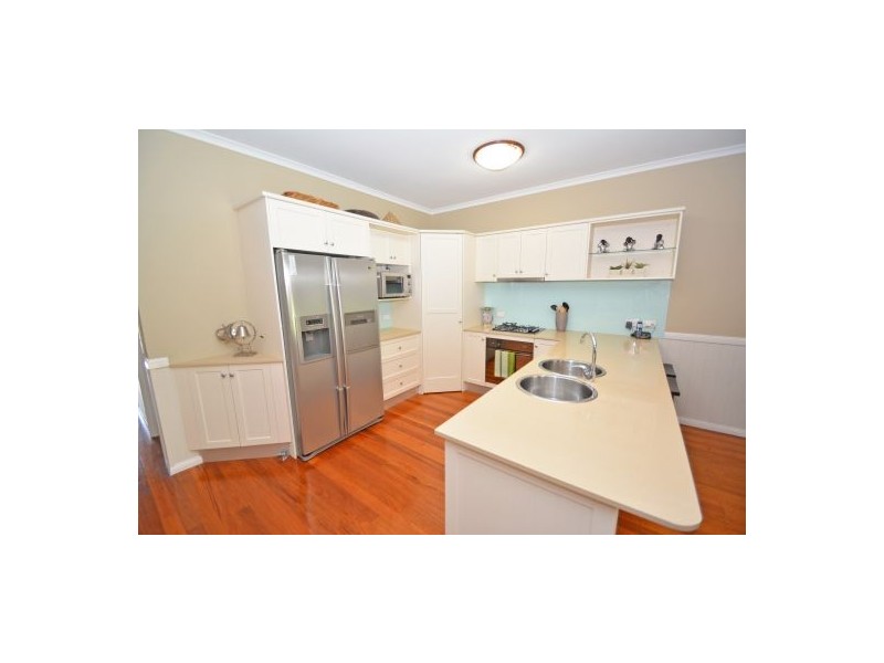 67a Raven Street, Camp Hill QLD 4152