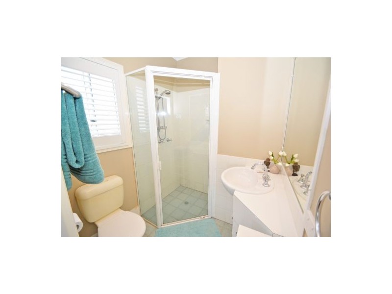 67a Raven Street, Camp Hill QLD 4152