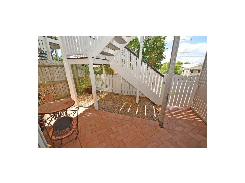 67a Raven Street, Camp Hill QLD 4152