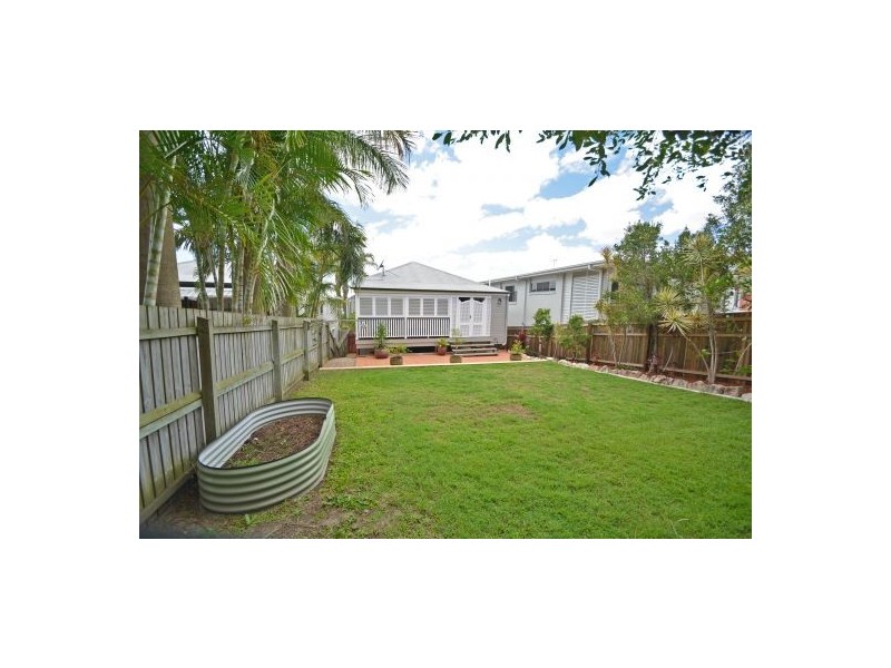 67a Raven Street, Camp Hill QLD 4152