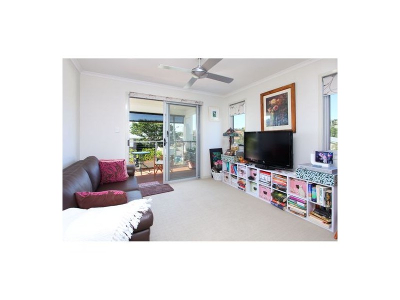 15 Ames Street, Coorparoo QLD 4151