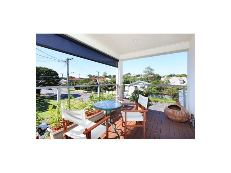 15 Ames Street, Coorparoo QLD 4151
