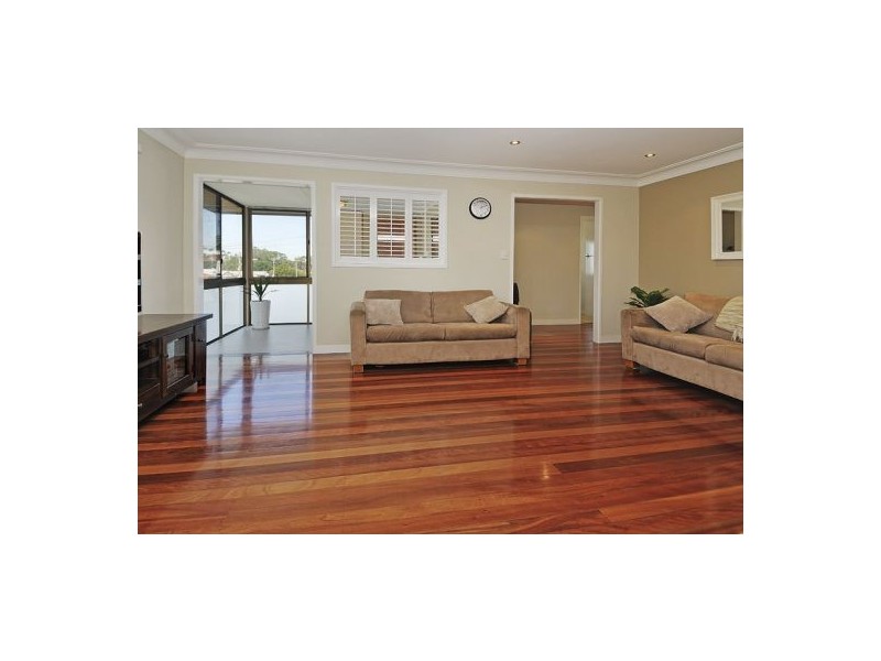 23 Mt Gravatt Rd, Upper Mount Gravatt QLD 4122