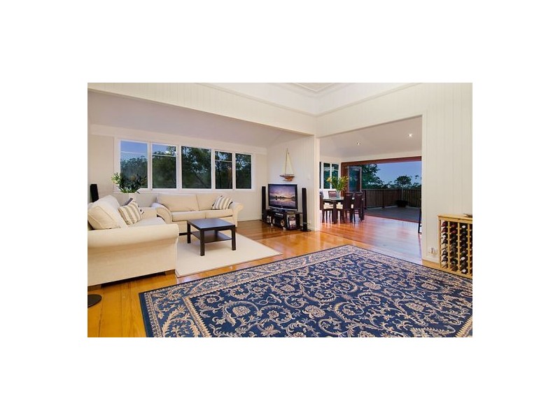 142 Simpsons Rd, Bardon QLD 4065