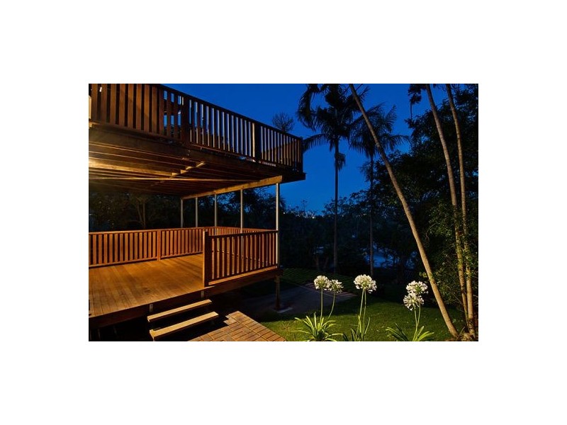 142 Simpsons Rd, Bardon QLD 4065