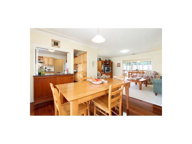 8 Bluebell Street, Mansfield QLD 4122