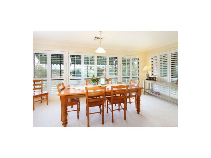 8 Bluebell Street, Mansfield QLD 4122