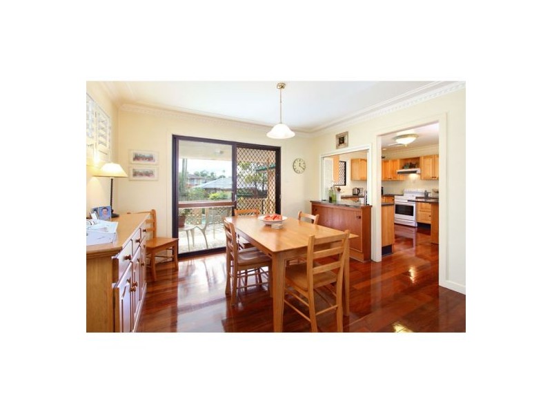 8 Bluebell Street, Mansfield QLD 4122