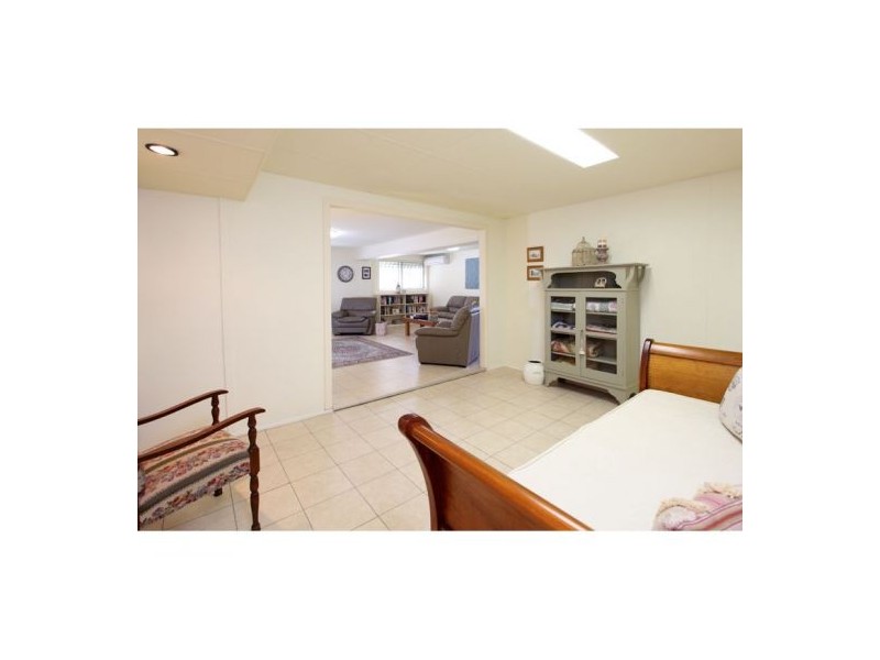 8 Bluebell Street, Mansfield QLD 4122