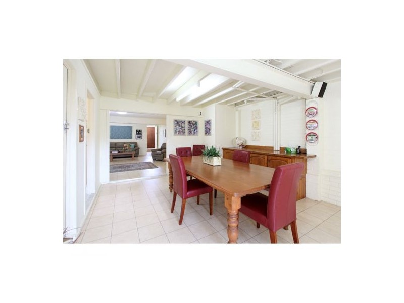 8 Bluebell Street, Mansfield QLD 4122