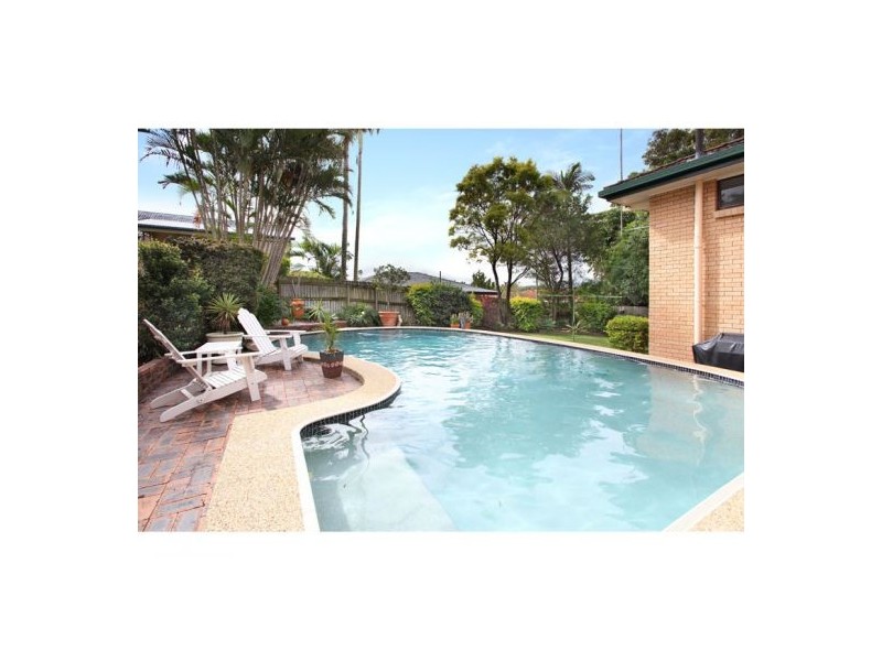 8 Bluebell Street, Mansfield QLD 4122