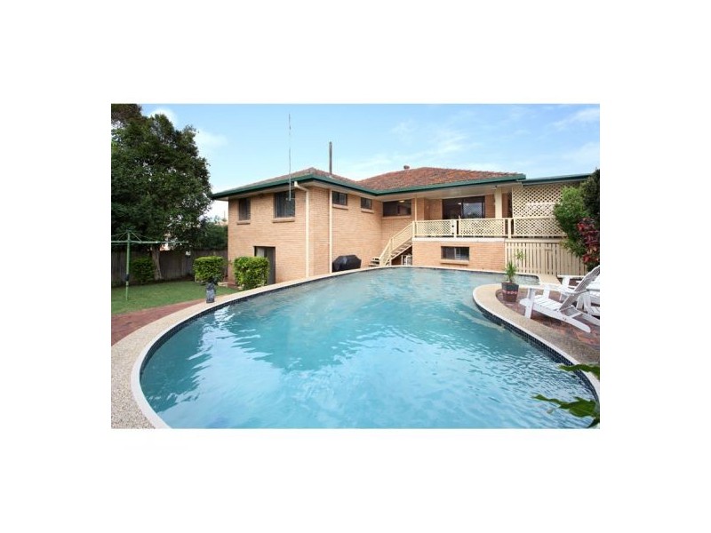 8 Bluebell Street, Mansfield QLD 4122