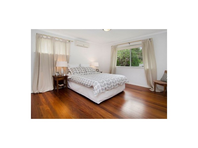 22 Lewana St, Mansfield QLD 4122