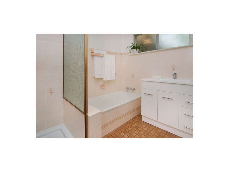 22 Lewana St, Mansfield QLD 4122