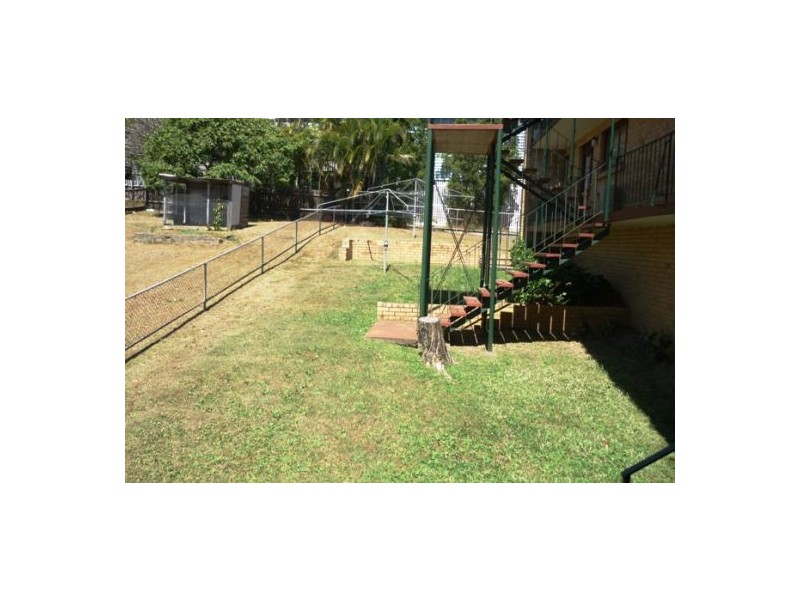 1127 Logan Road, Holland Park QLD 4121