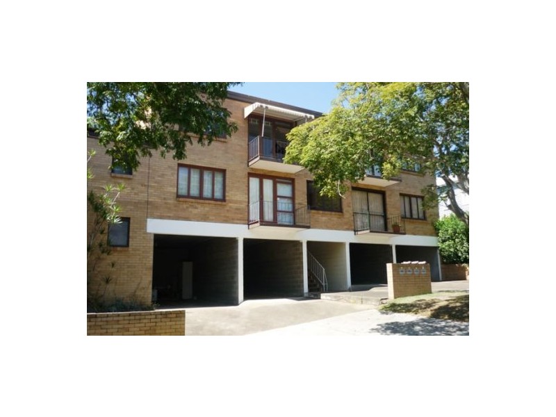 1127 Logan Road, Holland Park QLD 4121